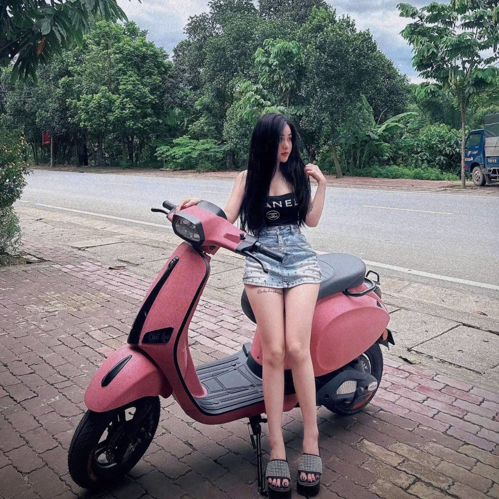 Đau Đầu Chọn Xe Cho Con Lên Cấp 3: Xe Ga 50cc Hay Xe Điện – Bài Toán Khó Của Phụ Huynh Việt